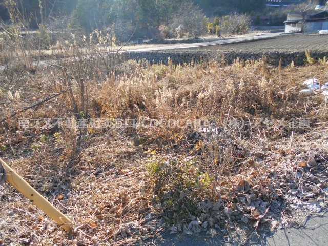 売地の外観|東側・西側ともに畑に隣接しています。