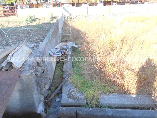 富士川町　売地の外観|西側境界状況