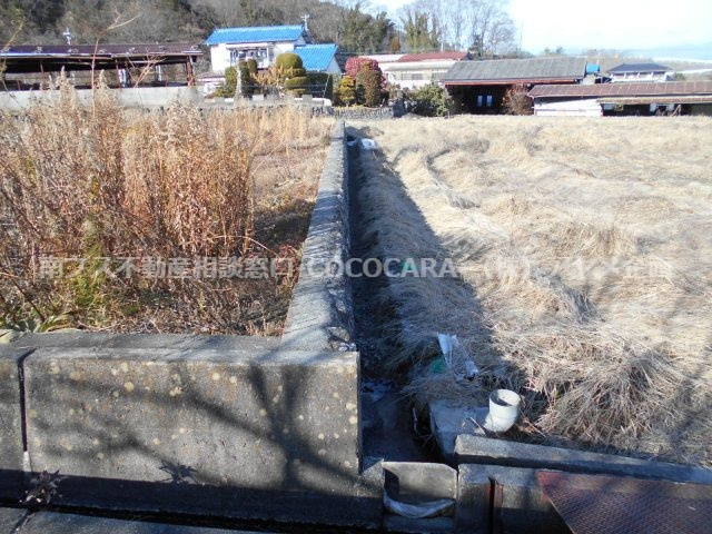 富士川町　売地の外観|東側境界状況