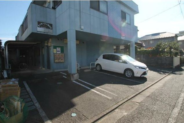 ヴィラージュ南田園の駐車場