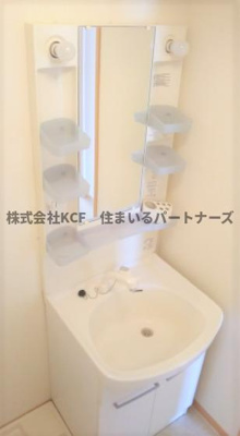 【独立洗面台】 | リーベンルーチェ | 独立洗面台あり、毎朝おしゃれに忙しい女性の方におすすめです