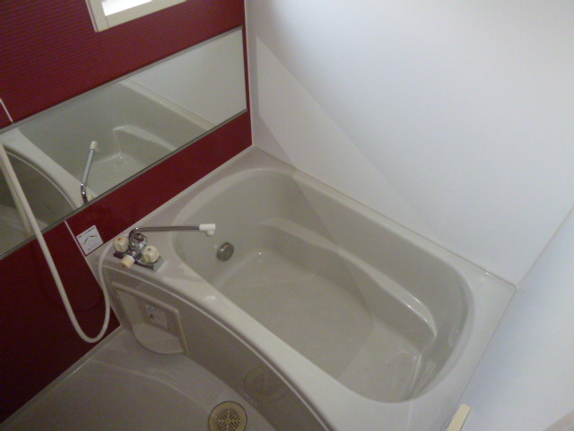 ラ・ペジブルＡの浴室|追い焚きバス