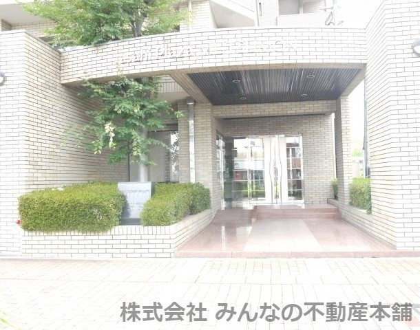 朝日プラザ六ツ門のエントランス