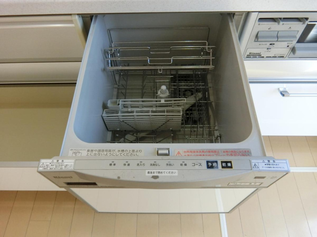 【設備】 | アンソレイユ鶴川4 | ビルトインの食器洗乾燥機付きで後片付けラクラク☆時短にもGOOD！あると便利な設備ですよね♪