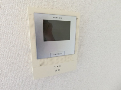 【セキュリティ】 | アンソレイユ鶴川4 | 防犯対策に有効なカメラ付きインターホン！事前に来訪者の確認が出来るので慌てませんね♪一人のお留守番でも安心☆