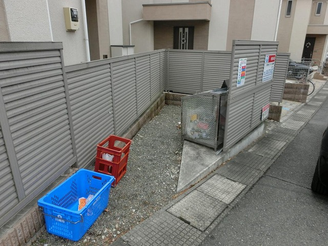 【その他共用部分】 | アンソレイユ鶴川4 | 敷地内ごみ置き場でごみ出しもらくらく～♪忙しい社会人さんや主婦さんにもうってつけ！