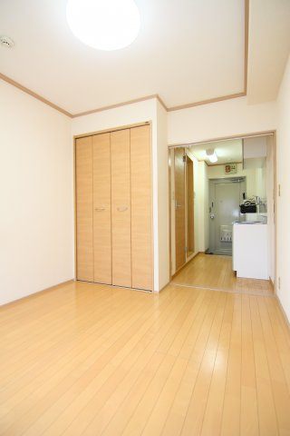 ブコウハイツの洋室