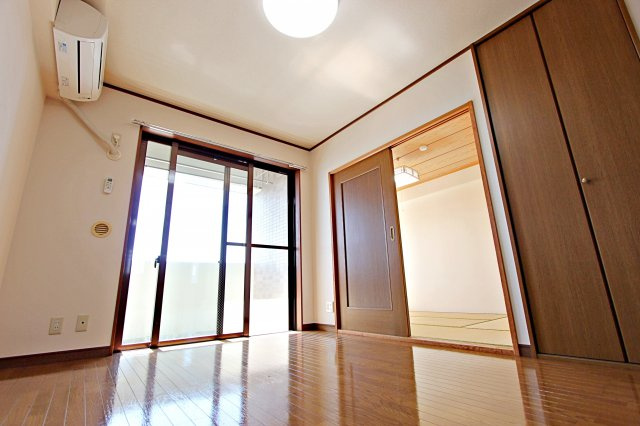 あきる野サンパレスの洋室
