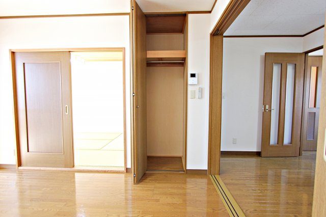 あきる野サンパレスの収納|洋室の収納