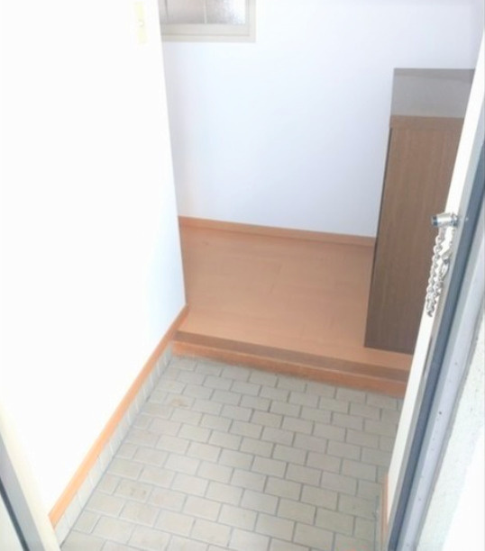 ヒカリノ宮ノ陣の玄関|収納もある玄関です