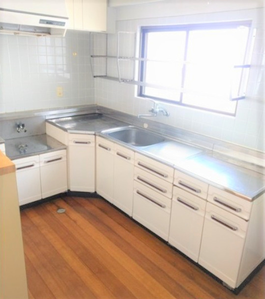 ヒカリノ宮ノ陣のキッチン|コンパクトなキッチンで掃除もラクラク
