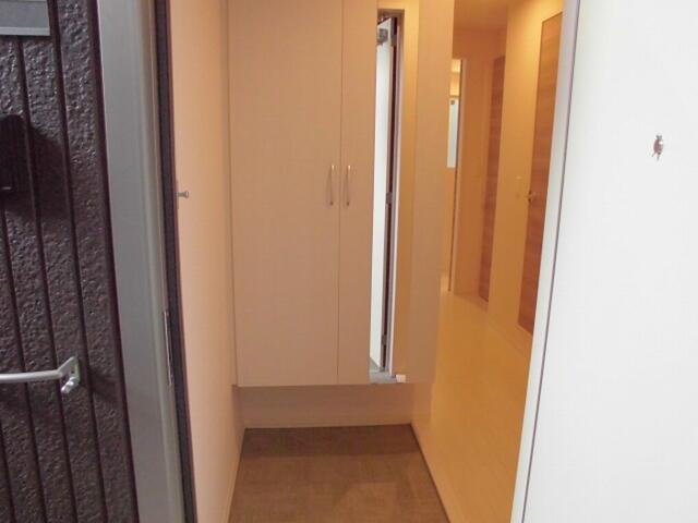 シダーテラスの玄関