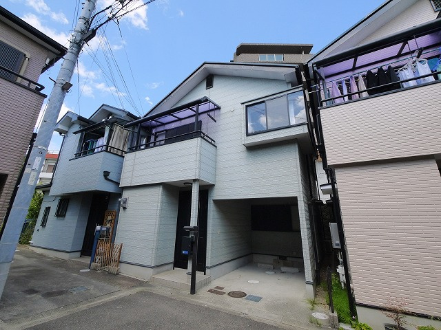 レジデンス富雄の外観