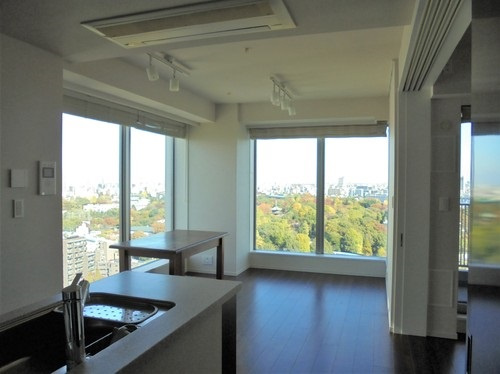 台東区池之端２丁目の賃貸マンションの居間・リビング|同反転タイプ参照