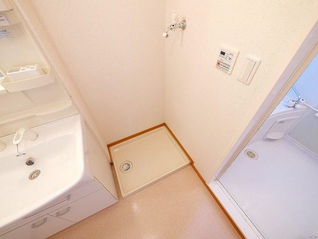 グランツⅡ　（州見台）の設備|室内洗濯機置き場です