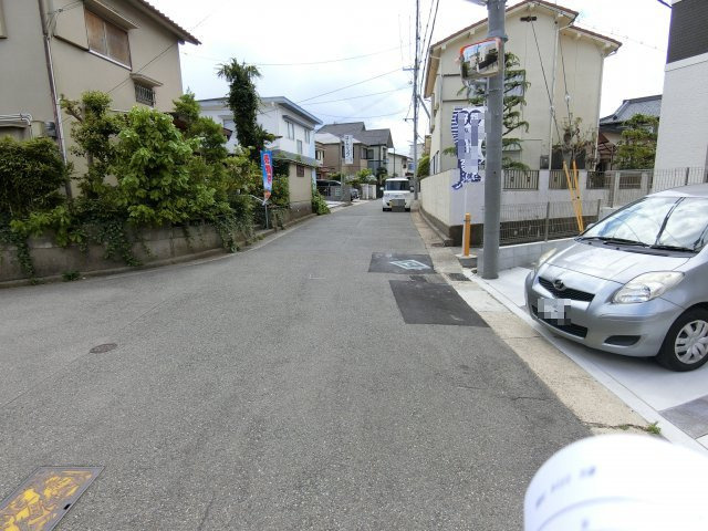 神戸市垂水区南多聞台６丁目　土地の前面道路含む現地写真