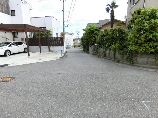 神戸市垂水区南多聞台６丁目　土地の前面道路含む現地写真