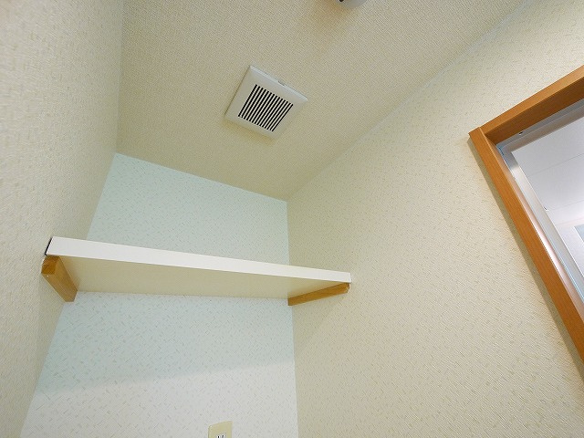 アイリスハイツ8号館の収納|こまごまとしたものを収納できそうですね