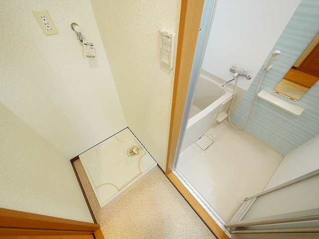 アイリスハイツ8号館の設備|室内洗濯機置き場