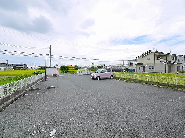 スタジオMの駐車場|カースペースがあります