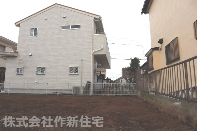 八千代市八千代台南３丁目　売地　古家あり　約６０坪の整形地　建築条件なし　北西側６ｍ公道面の外観