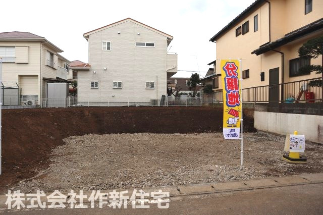 八千代市八千代台南３丁目　売地　古家あり　約６０坪の整形地　建築条件なし　北西側６ｍ公道面の外観