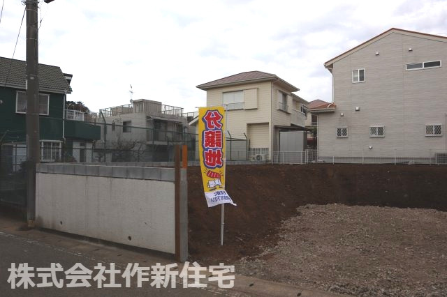 八千代市八千代台南３丁目　売地　古家あり　約６０坪の整形地　建築条件なし　北西側６ｍ公道面の外観