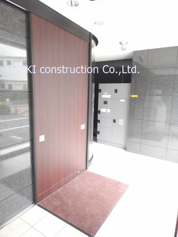 キャメロット新越谷のエントランス