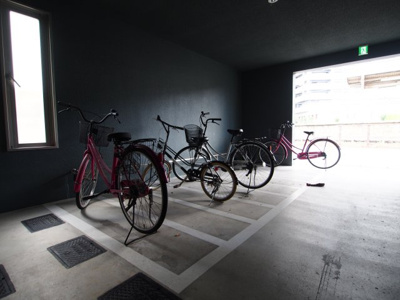 【その他共用部分】 | シュライテン白鷺 | 駐輪場