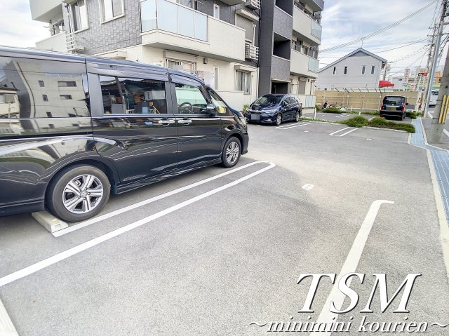 Ａｖｅｎｉｒの駐車場|敷地内駐車場