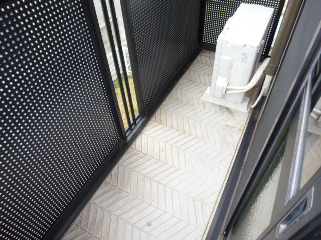 ボンヌシャンスＩＳＩＤＡ　Ａのバルコニー