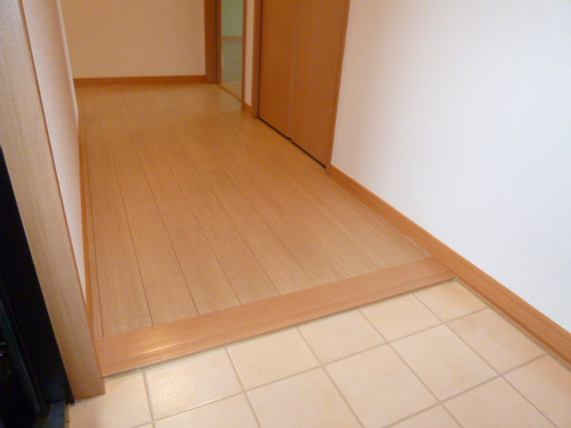 ボンヌシャンスＩＳＩＤＡ　Ａの玄関