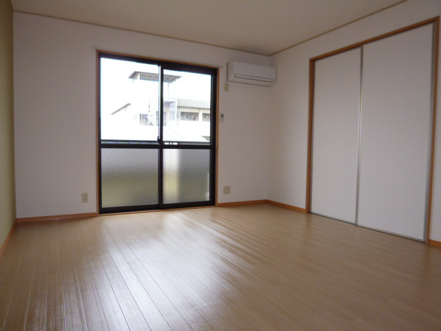 ボンヌシャンスＩＳＩＤＡ　Ａの居間・リビング