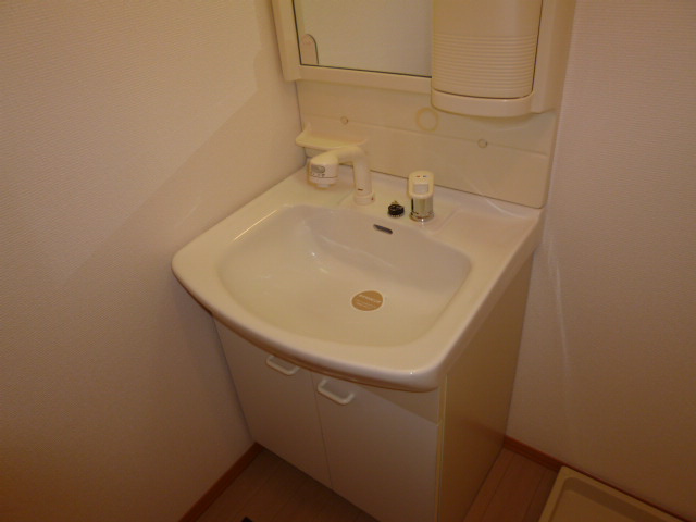 ボンヌシャンスＩＳＩＤＡ　Ａの独立洗面台|洗髪洗面化粧台