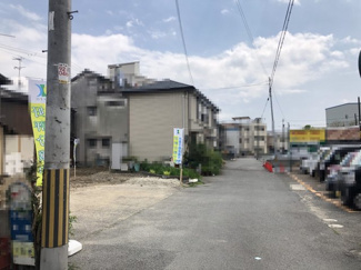 【前面道路含む現地写真】