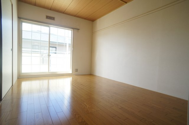 パールシティの洋室|参考、同建物・同間取りの号室