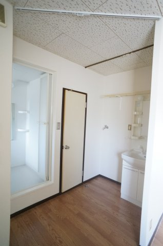 パールシティの洗面所|参考、同建物・同間取りの号室