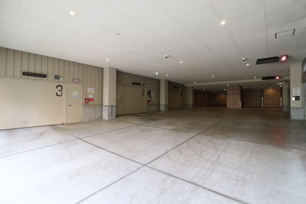 【駐車場】 | 【駐車場】きちんと整備されたきれいな駐車場です！十分な広さがあり、車の出し入れもスムーズ！