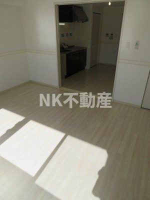 【居間・リビング】 | グランコートヒグチ（八戸ノ里賃貸） | 洋室です