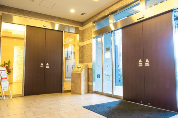 【エントランス】 | 【風除室】もちろんオートロックです！強固なセキュリティで安心！