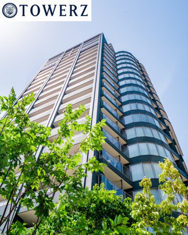 【外観】 | 【外観】軽やかでシンメトリーなガラスやアルミ素材による、造形美に満ちたファサード！