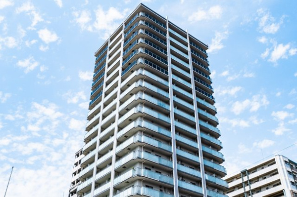 【外観】 | 【外観】上町台ヒルズフロント。悠久の時が流れる地に、先進のタワーレジデンス。