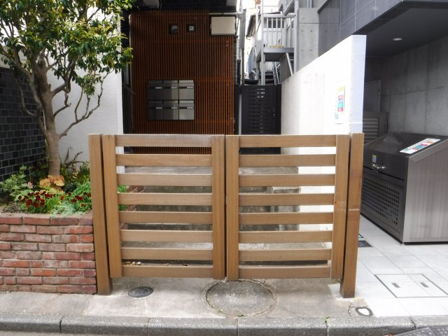 宮崎マンションのエントランス