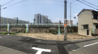 【前面道路含む現地写真】
