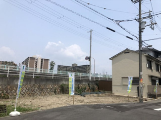 【前面道路含む現地写真】
