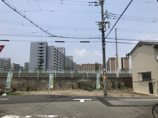 【前面道路含む現地写真】
