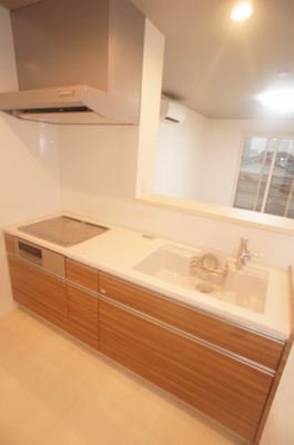 【キッチン】 | グランフローラⅠ | ３口コンロにグリルもついてます