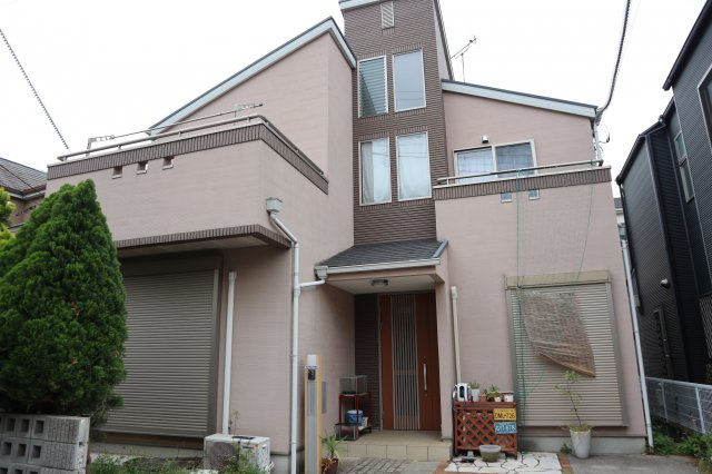 八千代市大和田　中古戸建　平成１８年建築　東南側公道面の外観