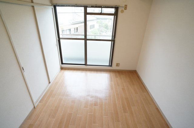 福山ハイツの寝室