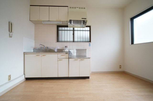 福山ハイツの居間・リビング